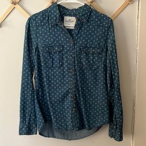 Western, button up, long-sleeved shirt
